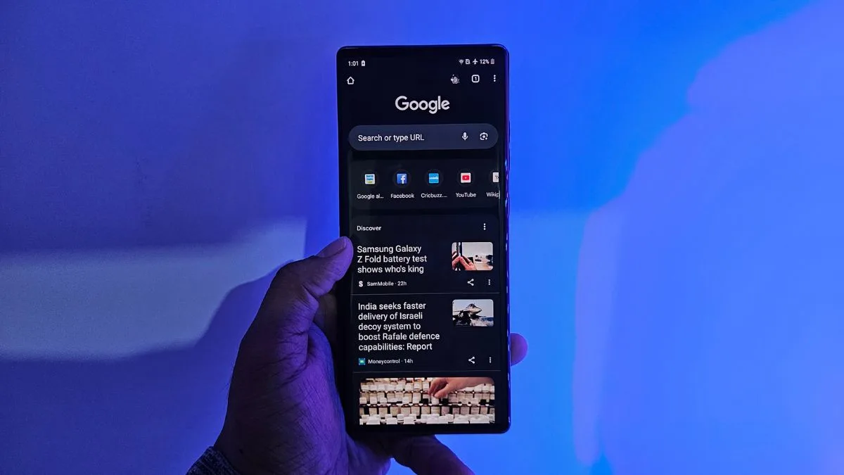 Chrome's Bottom Address Bar in large phone
