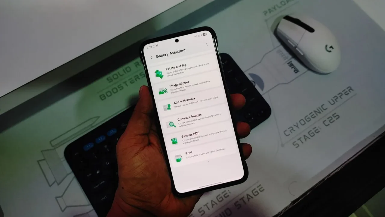 Gallery Assistant app running on One UI 8