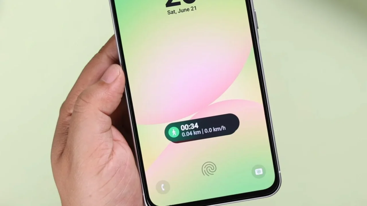 Now Bar isn't placed at the bottom screen