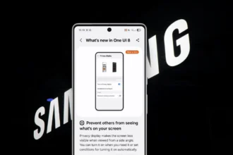 Galaxy S26 Ultra with Privacy Display feature