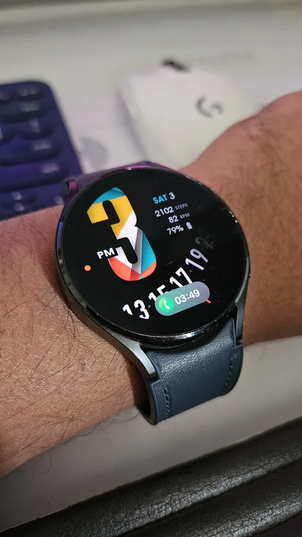 Now Bar on One UI 8 Watch